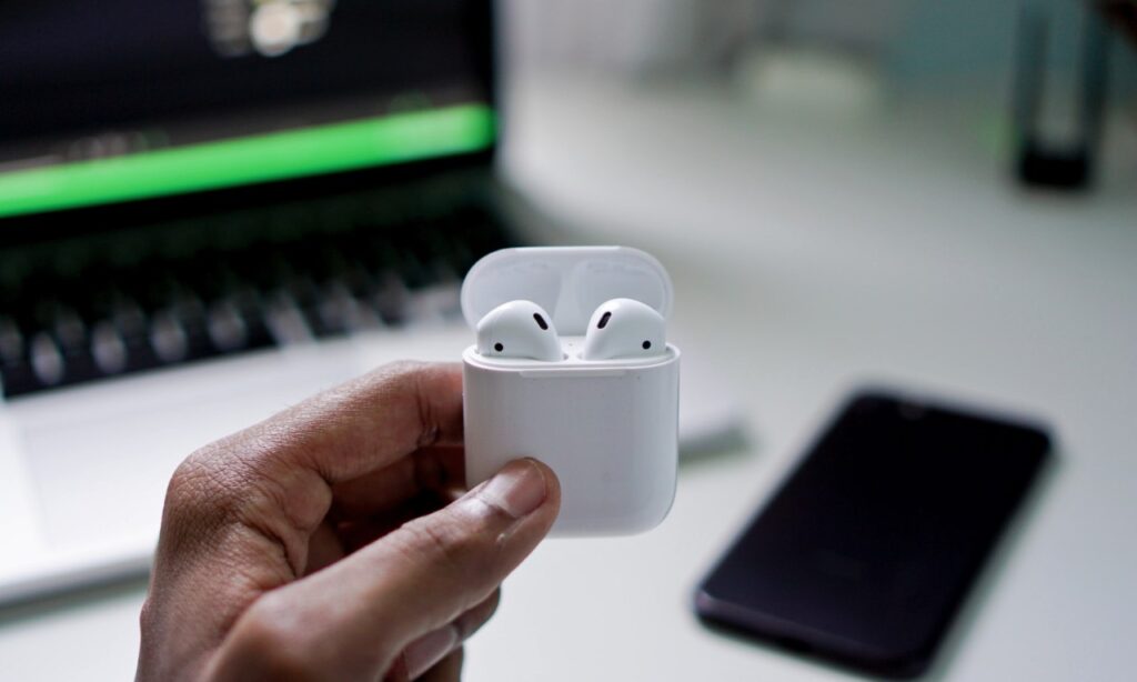 How to Connect AirPods to MacBook, iPhone or Android How to Connect AirPods to MacBook, iPhone or Android Phone