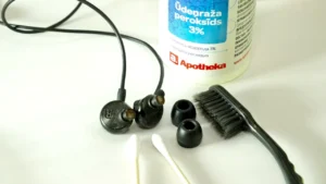 How to Clean Earbuds & Headphones