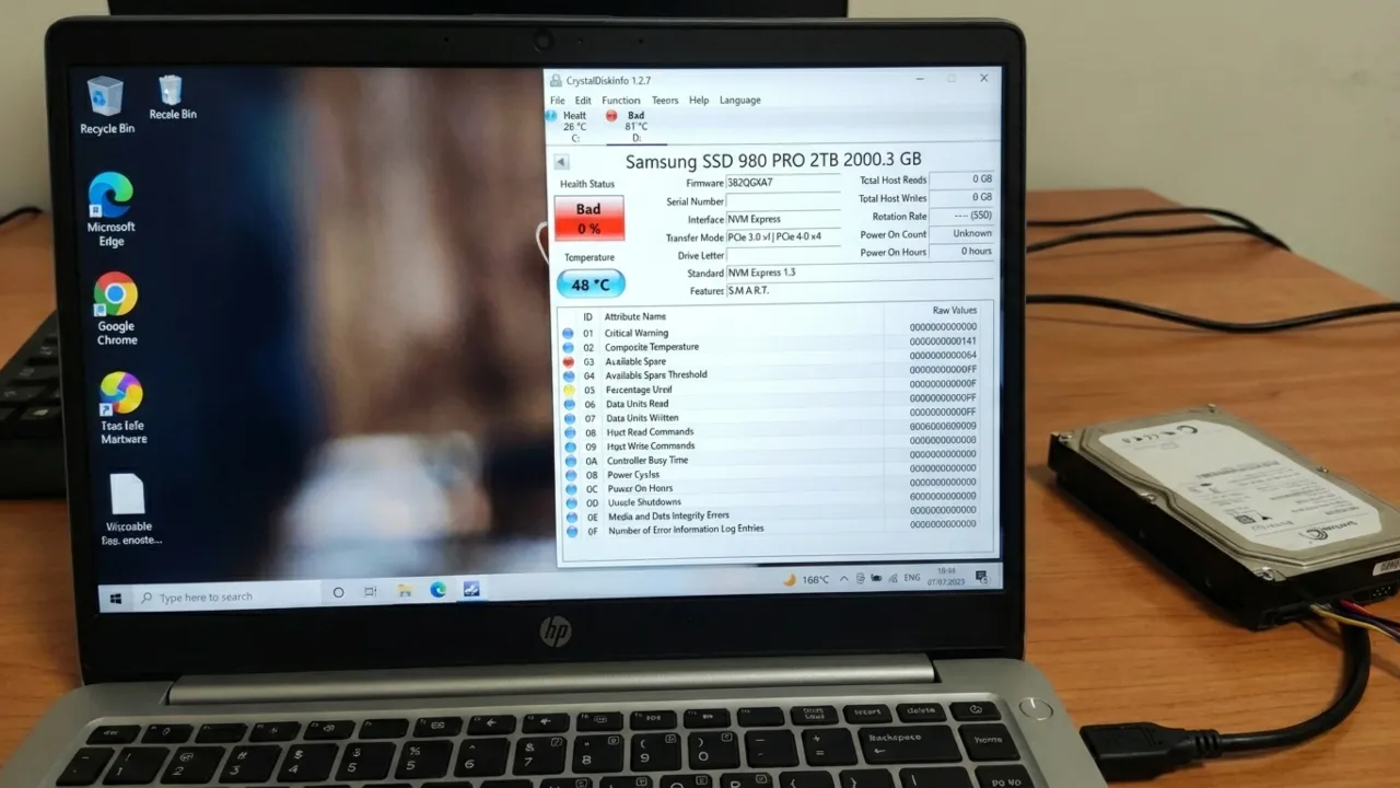 Failed hard drive showing bad sectors in CrystalDiskInfo health monitoring software.
