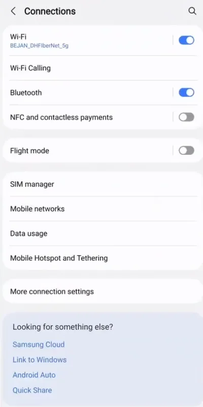 Mobile networks in Connections screen on Android device.
