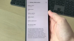 Android battery health settings screen showing battery usage and health status.