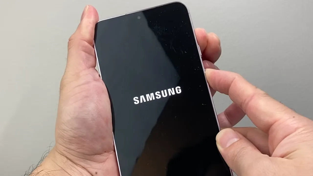 Volume Up + Power_Side button pressed simultaneously on samsung to enter recovery mode.